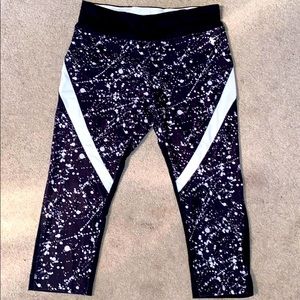 Danskin Women's Active Splatter Swirl Capri